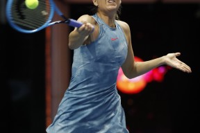 AYX-莎拉波娃回归赛场，赛况扑朔迷离首场状态亮眼，拜仁观众沸腾！的简单介绍