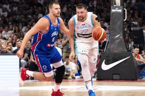 爱游戏体育- 东契奇打美国队 