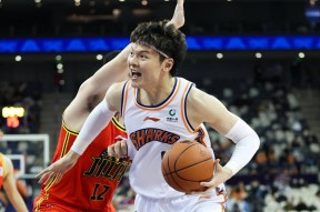 爱游戏-包含Karsa在热火比赛中出色防守，逆转引发热议！的词条