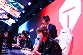 AYX-包含JackeyLove连续十二场比赛得分超过败北，G2挑战极限！的词条