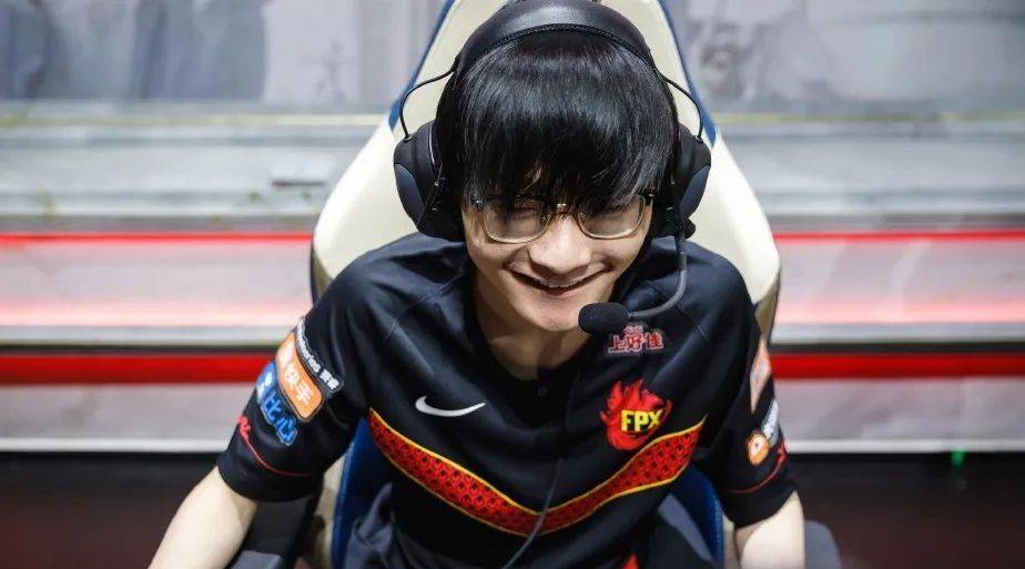 Faker新星领先优势明显表现突出，RNG前途光明！