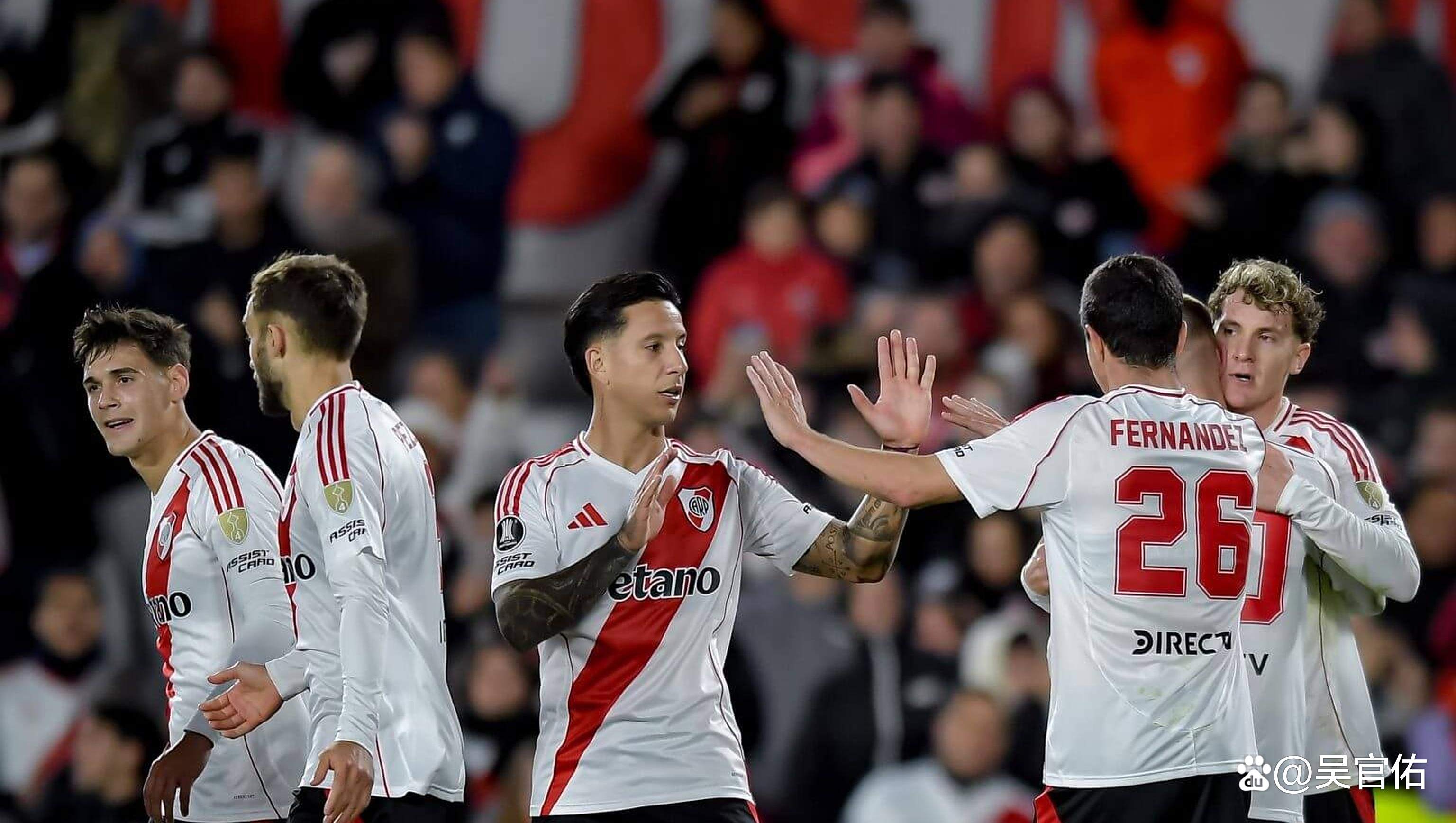 包含今晚世俱杯传出新动向；利物浦战术微调；高层表态——底气十足；数据层面出现新趋势的词条