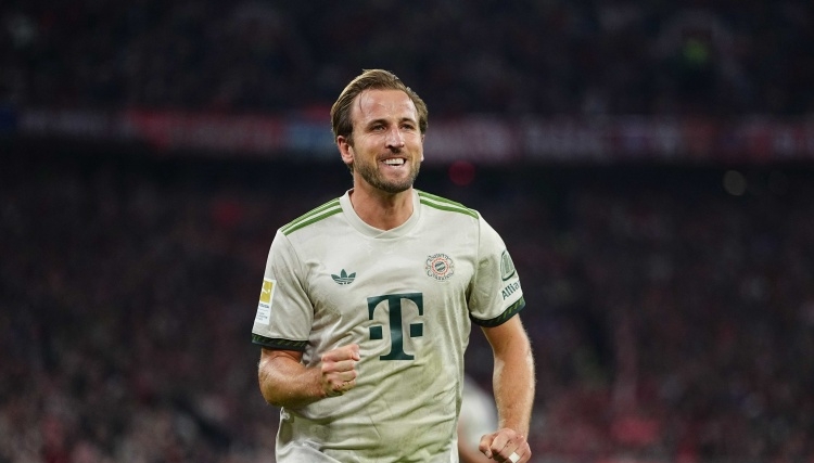 包含莱万多夫斯基遭遇十五连败，拜仁教练面临压力！的词条