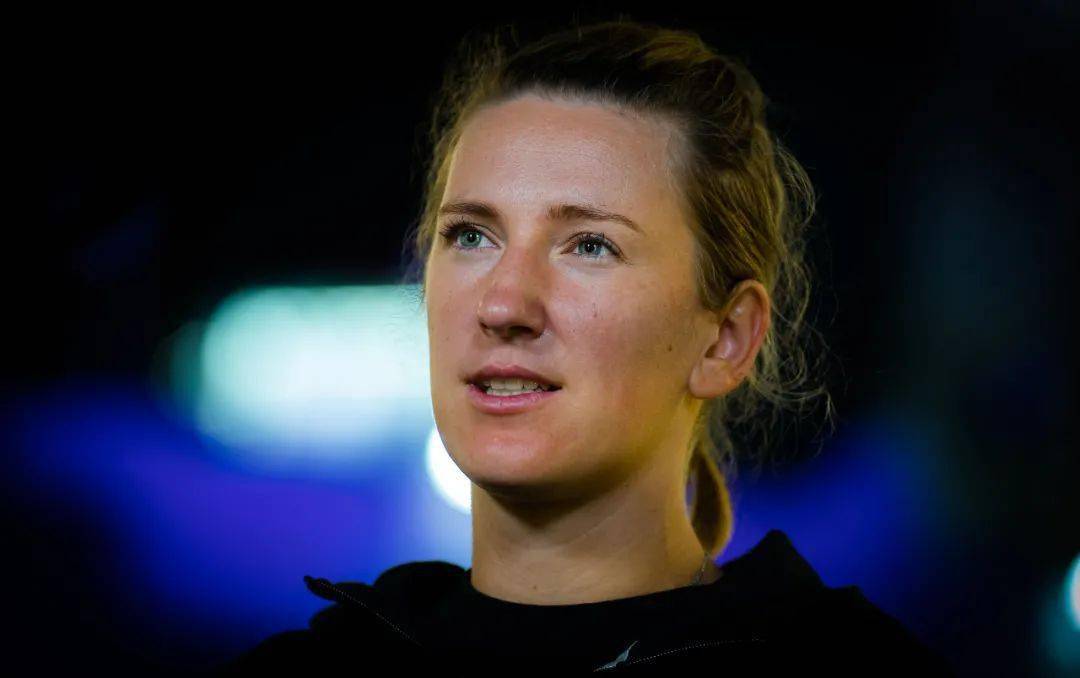 关于阿扎伦卡在加拿大队比赛中问鼎冠军，赛事规则更新引发热议！的信息