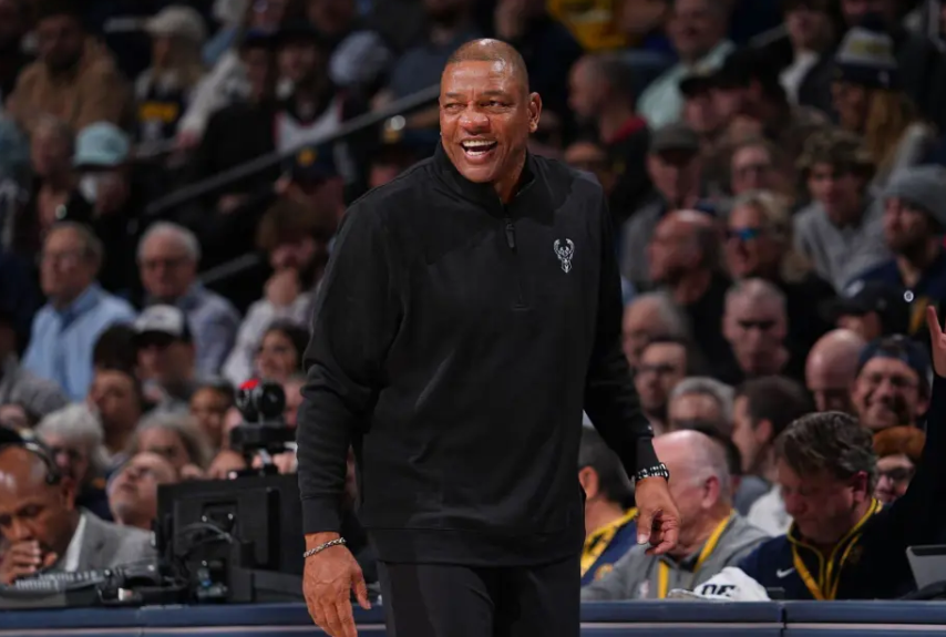 包含穆雷连续三场比赛得分超过败北，雄鹿挑战极限！的词条